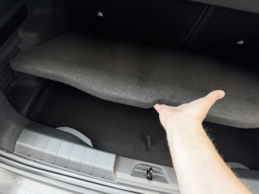 jeep avenger longitude pianale di carico piatto