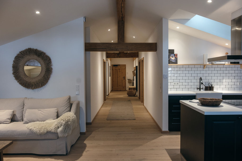 DER SCHMIEDHOF – Boho-Style Boutique Apartments in a Historic Farmhouse in the Bavarian Alps