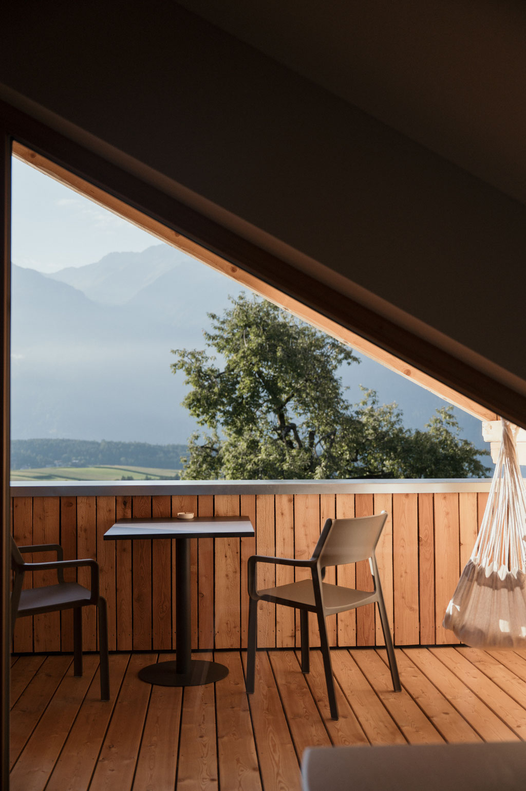 DAS1494 • Holidays in a Historic Landmark | Apartments on the Mieming Plateau in Tyrol - Austria • Member of Mountain Hideaways ©MarikaUnterladstätter