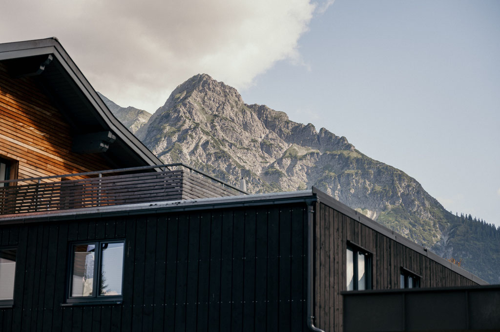 Walser Art • Apartmenthaus im Kleinwalsertal - Vorarlberg • Member of Mountain Hideaways - die schönsten Hotels in den Alpen • ©MarikaUnterladstätter
