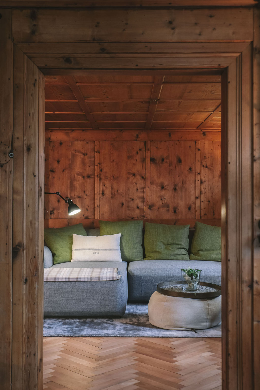 Benedikta in Montafon, Vorarlberg – a carefully restored historic chalet where alpine tradition meets contemporary design and relaxed living.