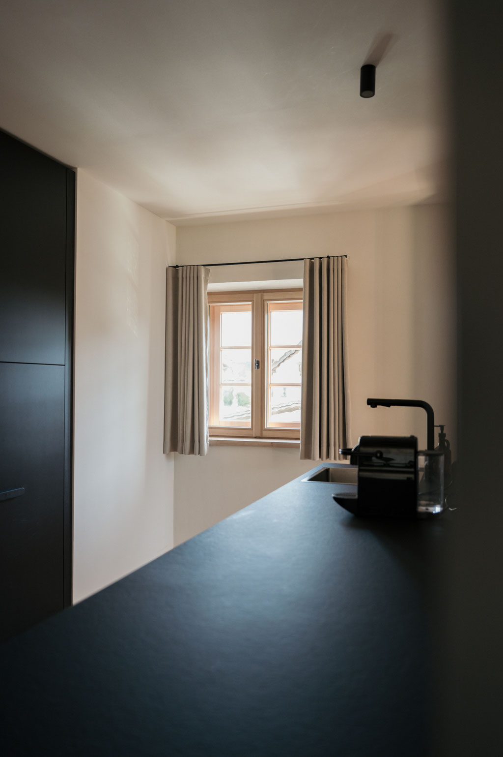 DAS1494 • Holidays in a Historic Landmark | Apartments on the Mieming Plateau in Tyrol - Austria • Member of Mountain Hideaways ©MarikaUnterladstätter