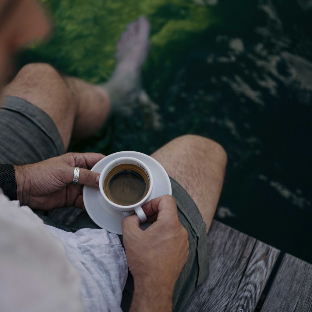 Kaffee auf dem Badesteg - NESSLERHOF in Großarl • 5-Sterne-Wellnesshotel im Salzburger Land