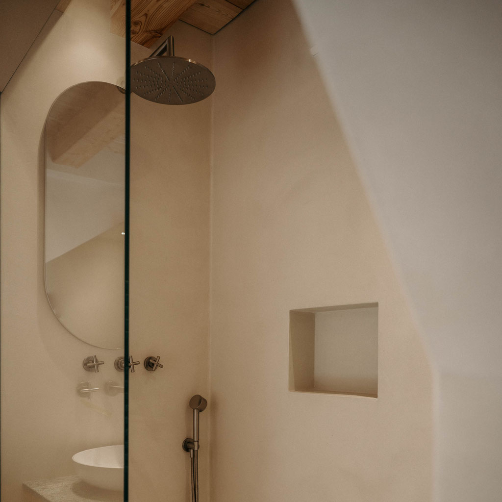 Karerhof in the Dolomites, South Tyrol: Modern apartments on a secluded organic mountain farm. With breakfast, stunning views and pure nature – perfect for a peaceful alpine escape.
