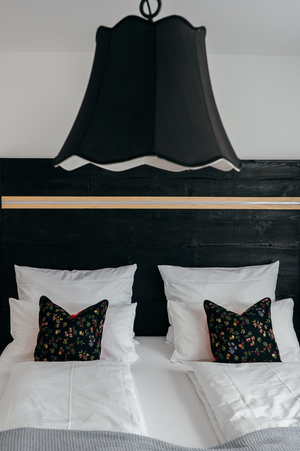 Walser Art • Apartmenthaus im Kleinwalsertal - Vorarlberg • Member of Mountain Hideaways - die schönsten Hotels in den Alpen • ©MarikaUnterladstätter _fullwidth-gallery-splash