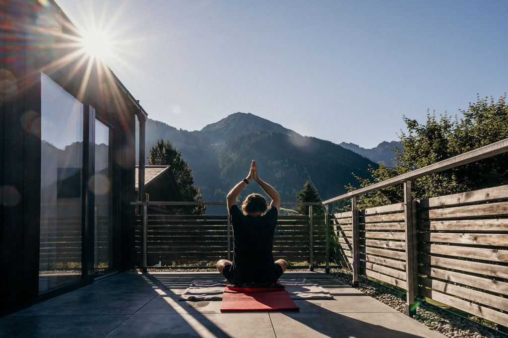 WALSER ART • Where Alpine Soul Meets Space to Breathe | Apartment hideaway in Austria’s secluded Kleinwalsertal • Member of Mountain Hideaways • ©MarikaUnterladstätter