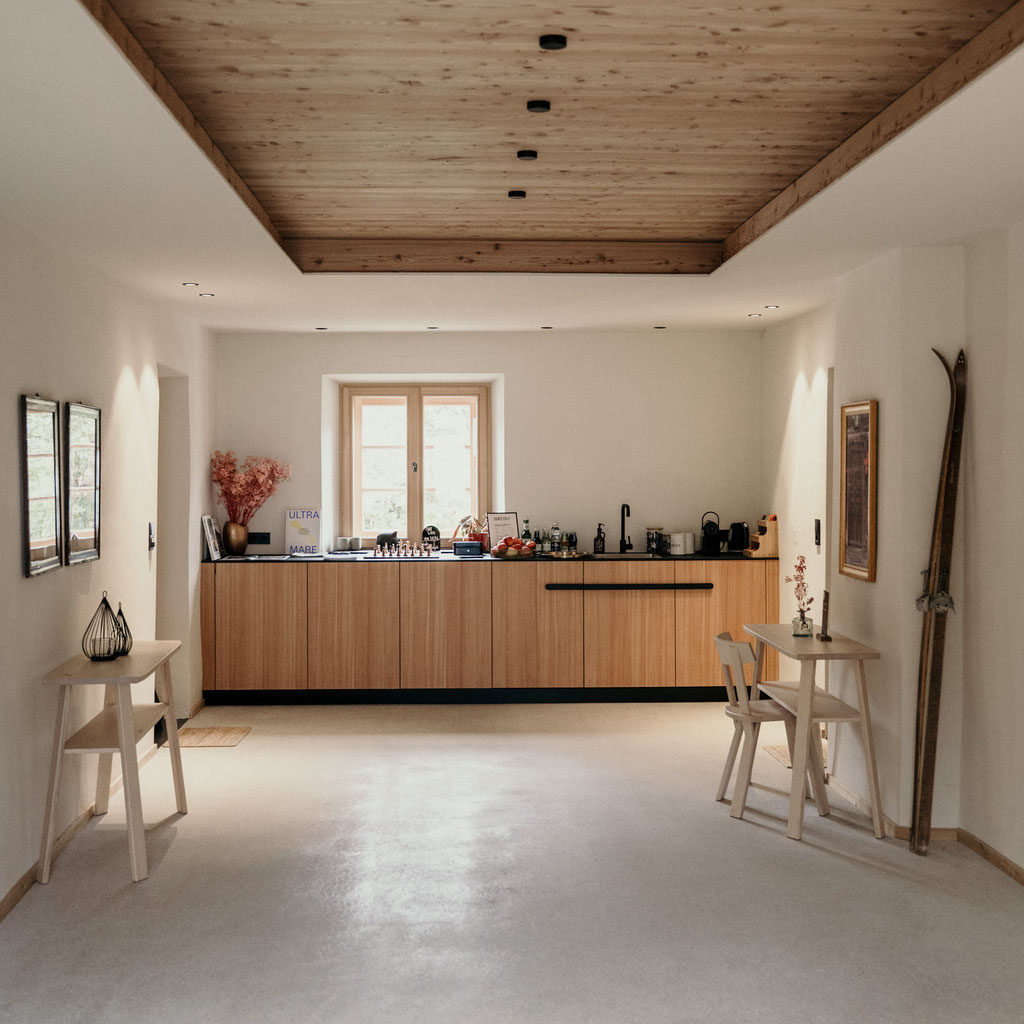 DAS1494 • Holidays in a Historic Landmark | Apartments on the Mieming Plateau in Tyrol - Austria • Member of Mountain Hideaways ©MarikaUnterladstätter