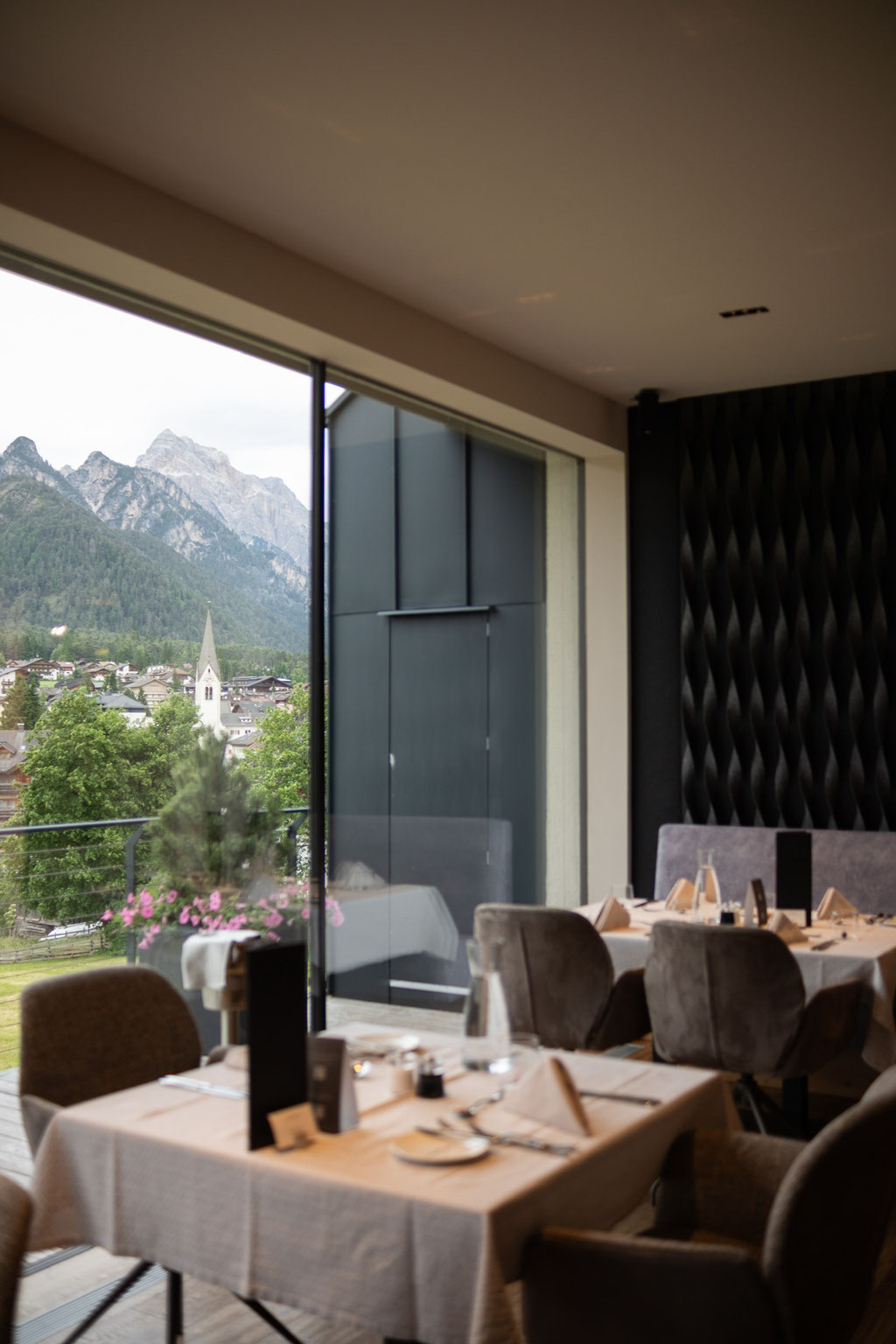 Excelsior Dolomites Resort, wellness hotel - San Vigilio di Marebbe - holidays in South Tyrol ... Member of Mountain Hideaways - the most beautiful hotels in the Alps ©Mela Hipp