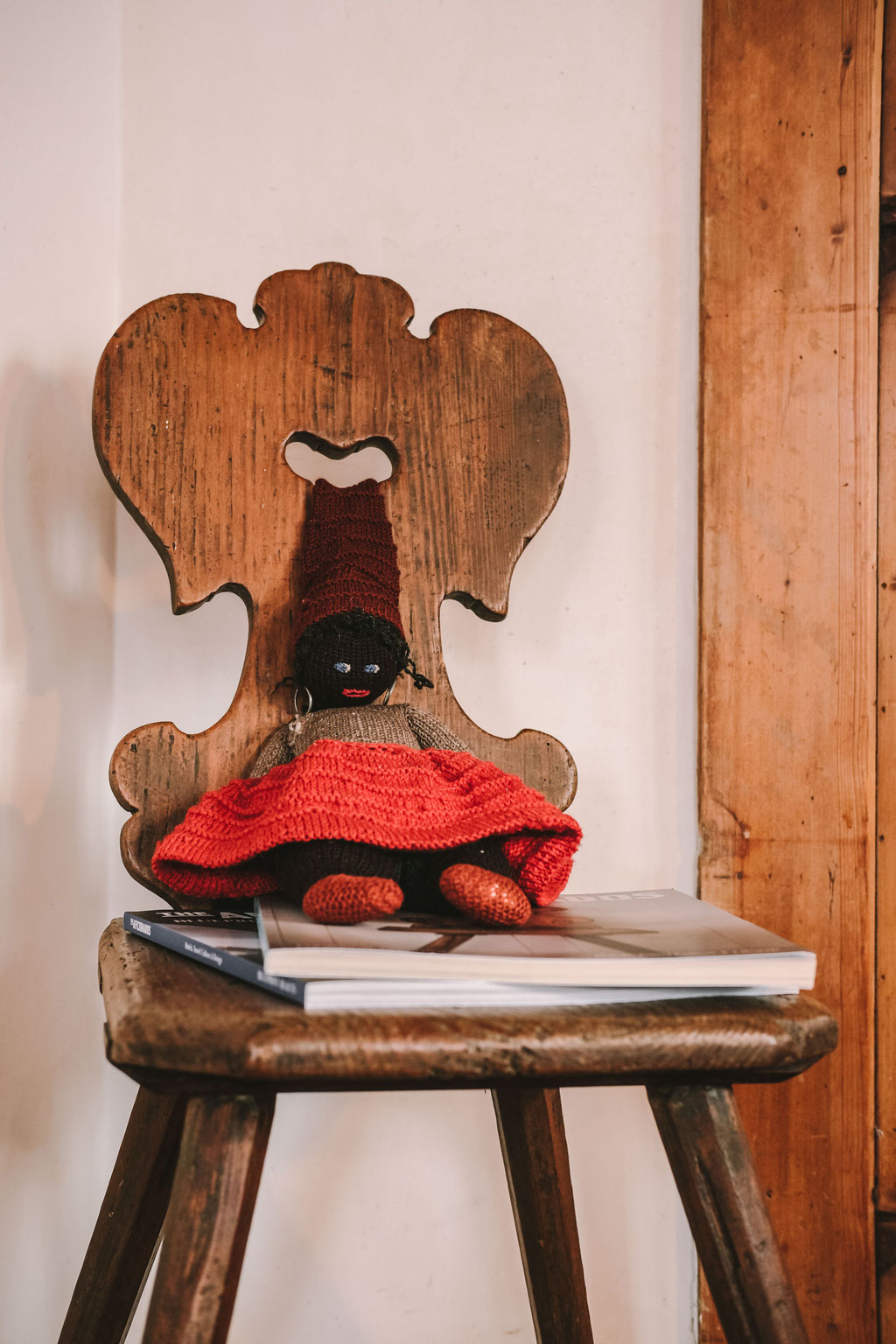Benedikta in Montafon, Vorarlberg – a carefully restored historic chalet where alpine tradition meets contemporary design and relaxed living.