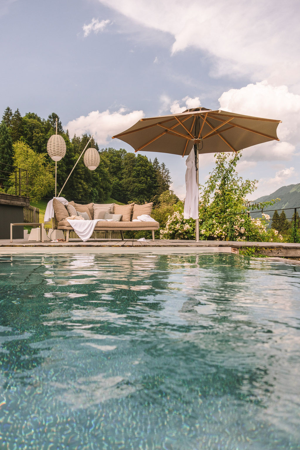 Jägersberg – your happy place in the Bavarian Alps High above Oberstdorf, where comfort feels natural and the view never gets old. Member of Mountain Hideaways ©Mela Hipp