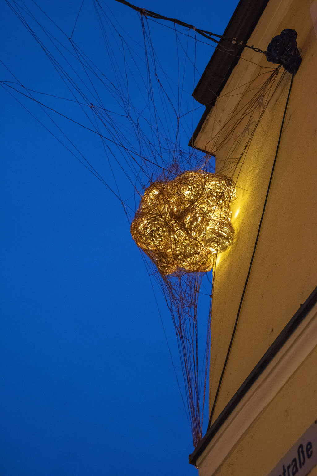 Jedem Anfang wohnt ein Zauber inne (Detail)