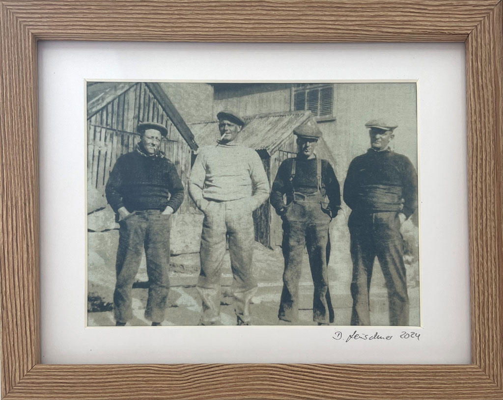 fishermen;2 025; Cyanotypie auf Aquarellpapier; 30/40 cm inkl. Rahmen