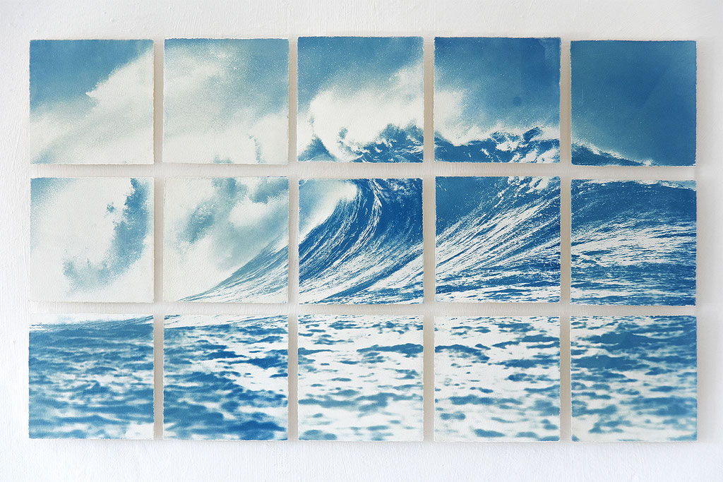 big wave; 2022; Cyanotypie auf Aquarellpapier auf Plexiglas; 70/42/4 cm