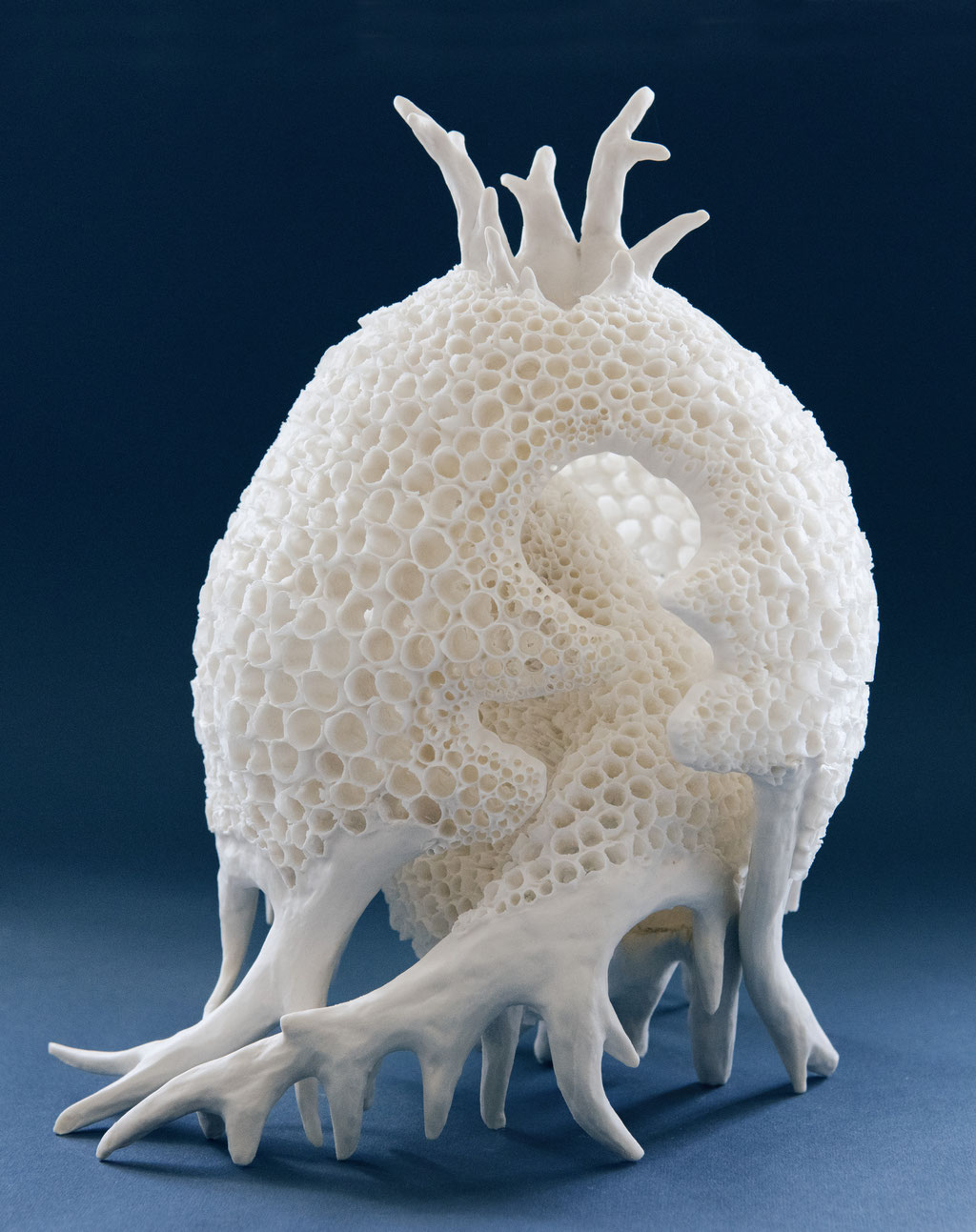 solitude; 2024; 2-pieces; porcelain; 32/25/25 cm