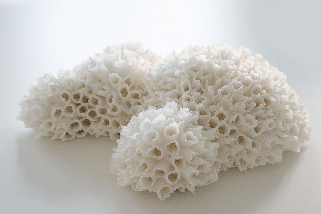 fade out, 2021; porcelain; 24/26/8 cm