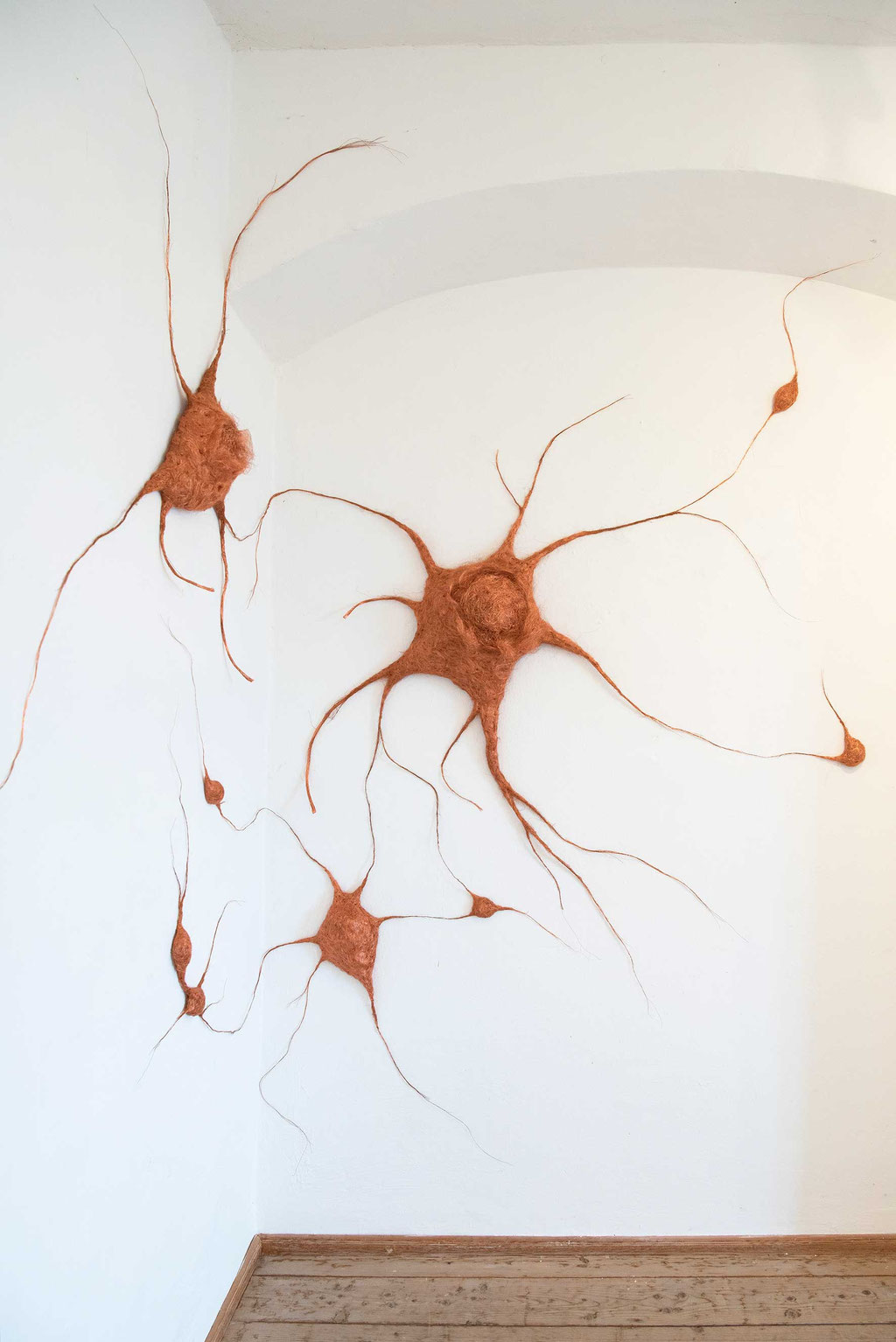 AI - what do you think?; 2018; Kupferdraht; 200/200/10 cm (variabel)