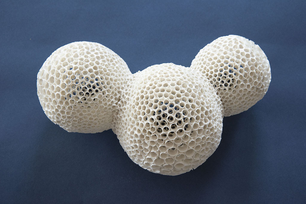 where have all the colors gone?; 2021; porcelain; 15/35/23 cm