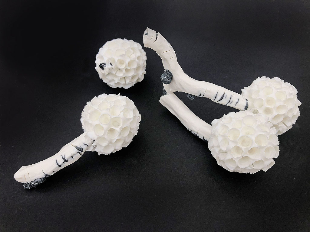 where have all the colors gone?; 2021; porcelain, steel; 15/15/6 cm (variable)