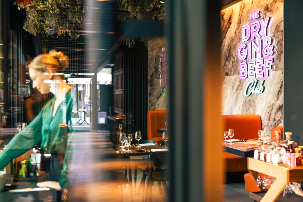 The dry Gin and Beef Club Berlin - Restaurant Fotografie Berlin 