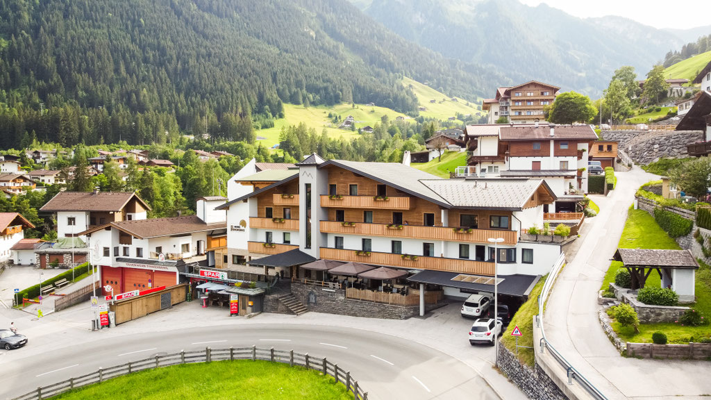 Drohnenfotografie - Hotel Panorama - Mayrhofen, Finkenberg, Persal