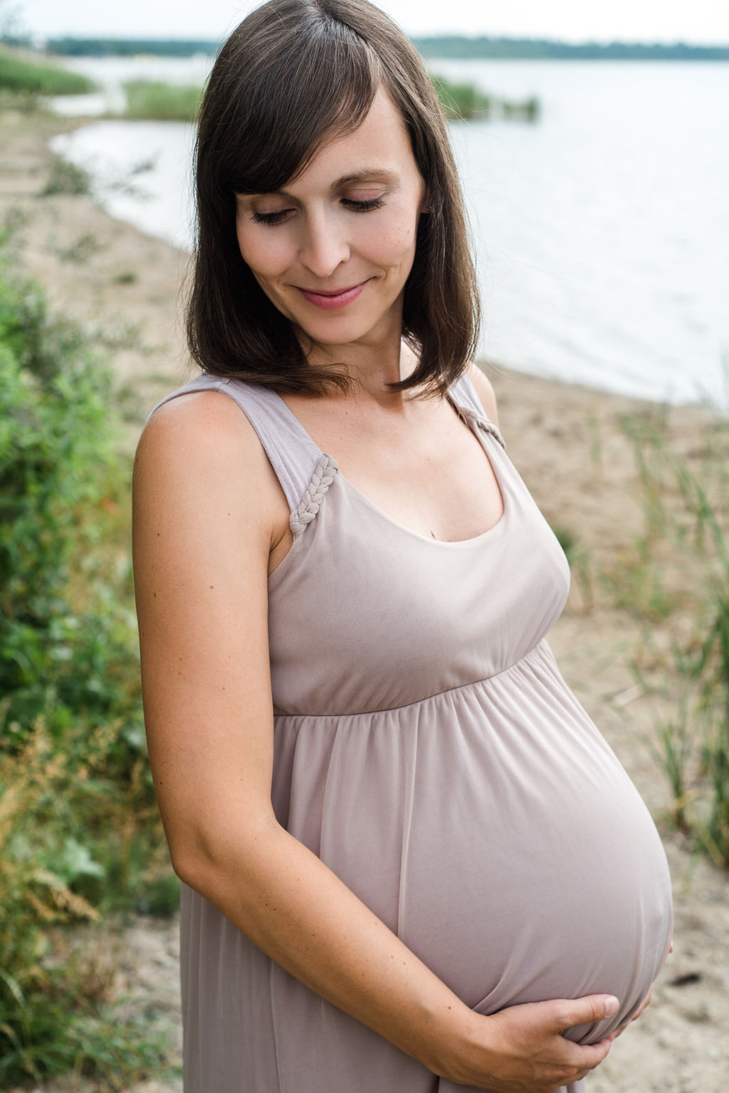 Babybauch Fotoshooting in und um Leipzig, Schwangerschaft Fotoshooting am See