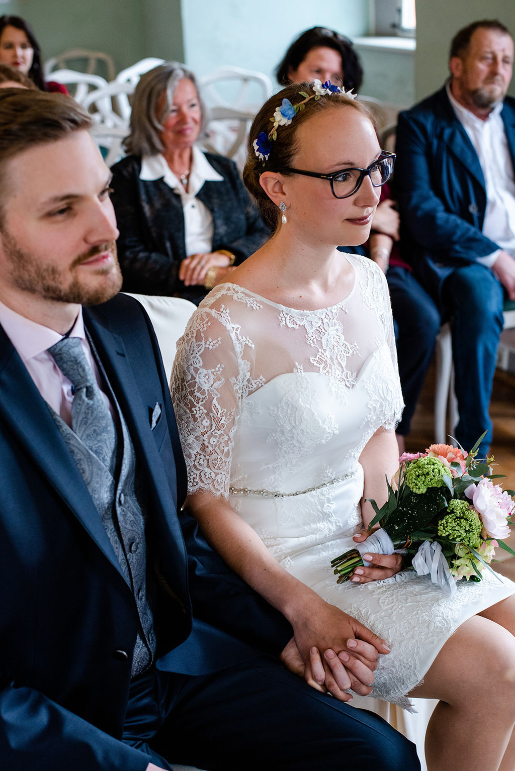 Hochzeit auf Schloss Schwarzenberg im Erzgebirge, Hochzeitsfotos im Regen, Hochzeitsfotograf in Sachsen
