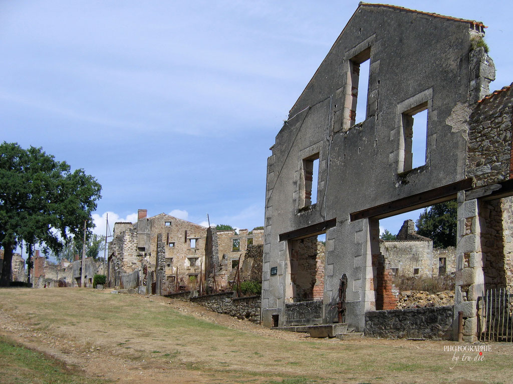 Bild: Gedenkstätte des Massaker von Oradour sur glane 