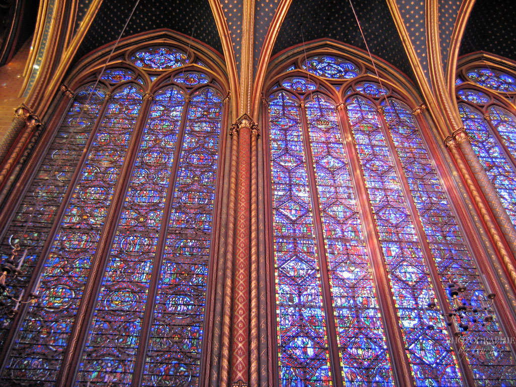 Bild: Seitenfenster in der Sainte-Chapelle in Paris 