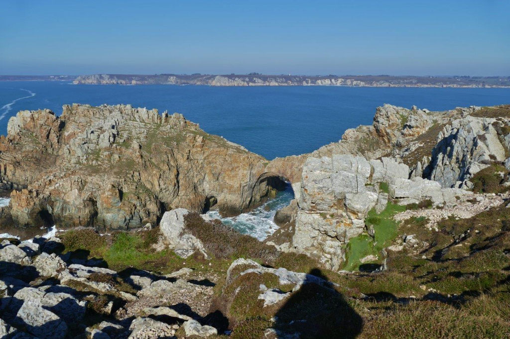 Crozon Halbinsel, Presqu'île de Crozon, Pointe de Dinan, Felsentor