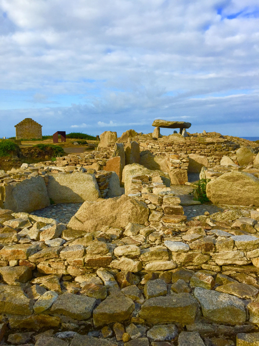 Menez Dregan, Megalithische Stätte, Dolmen, Plouhinec, Bucht von Audierne