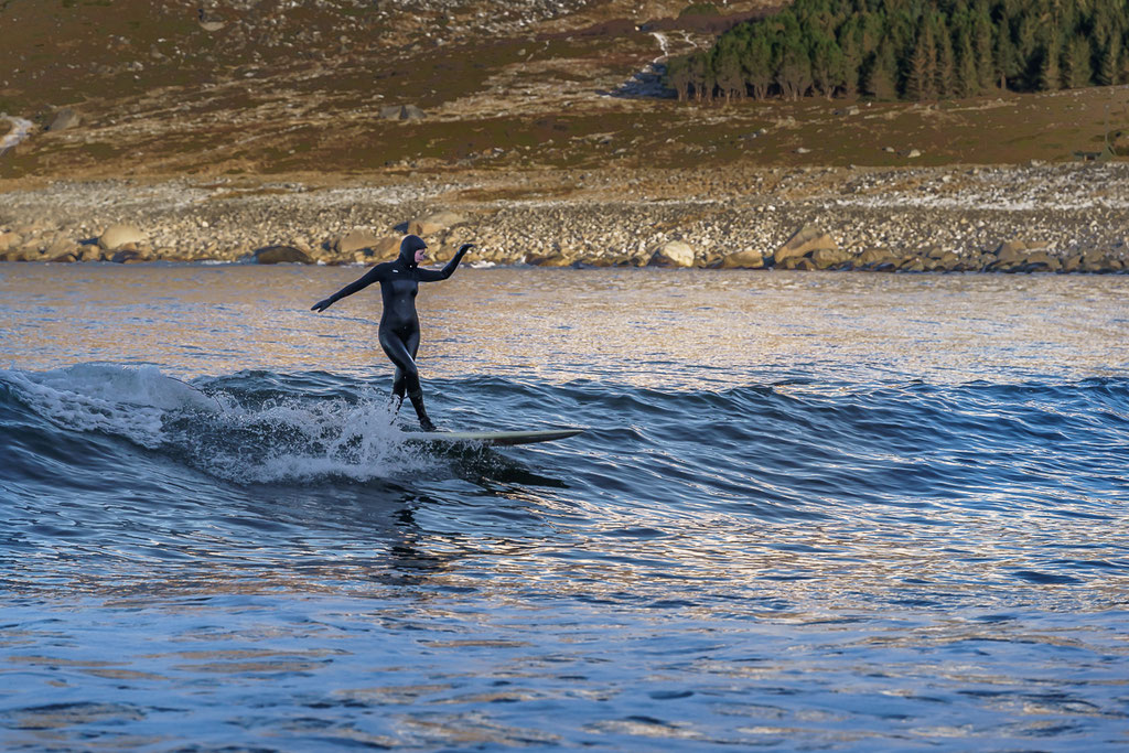 Lofoten: Winter Surfer am Unstad Beach