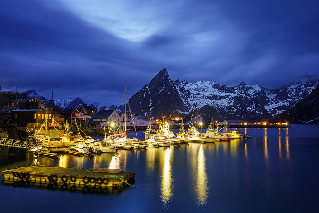 Lofoten - Hafen von Hamnøy, Reine