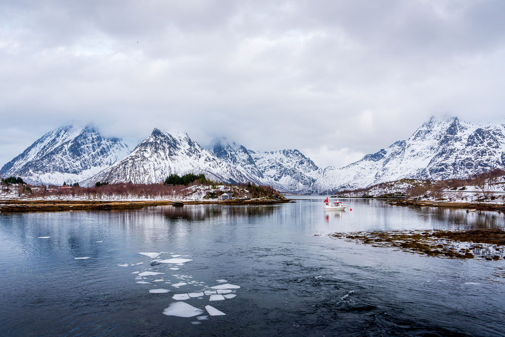Lofoten Impressionen, Aussicht auf den Fjord