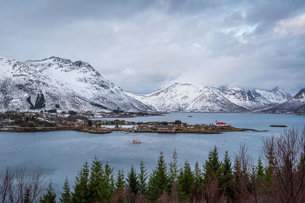 Lofoten Impressionen, Aussicht auf den Fjord