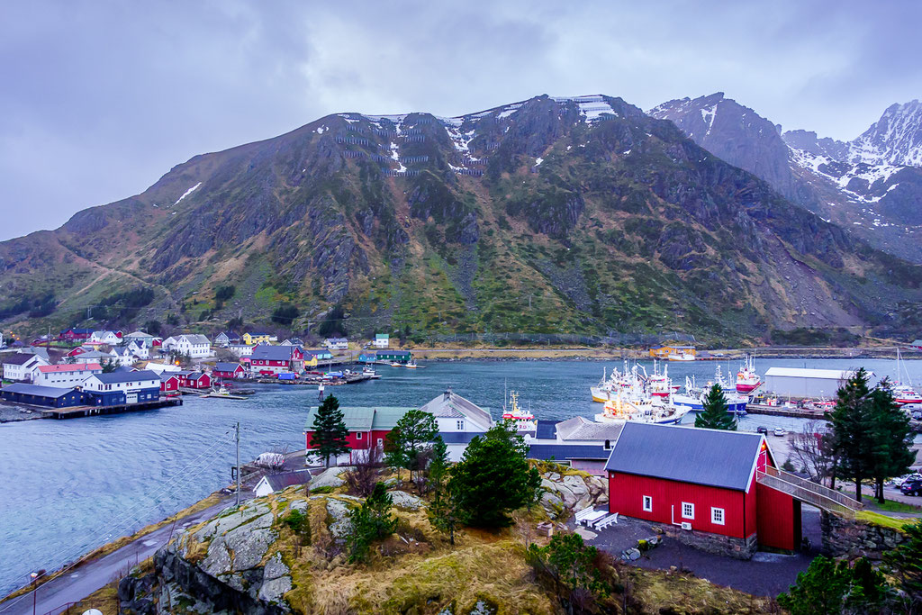 Lofoten - Küstengebiet in der Nähe von Ballstad