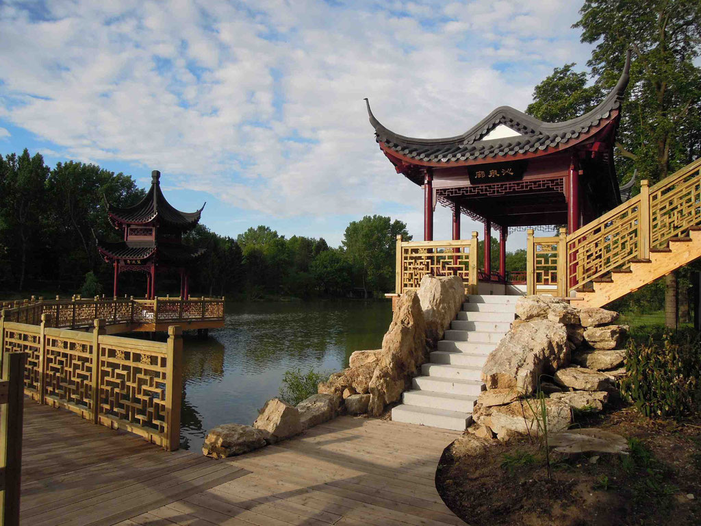 Seepagode und Pavillon Chinagarten Weißensee am Gondelteich