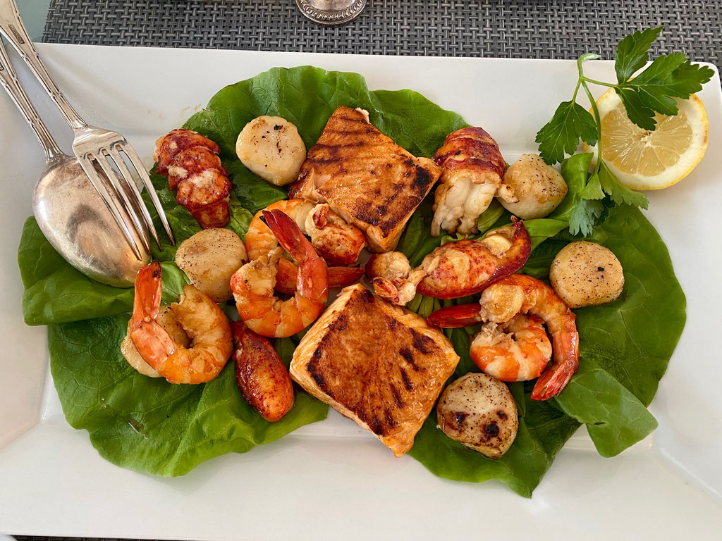 Mixed grilled fish & seafood by ZsL