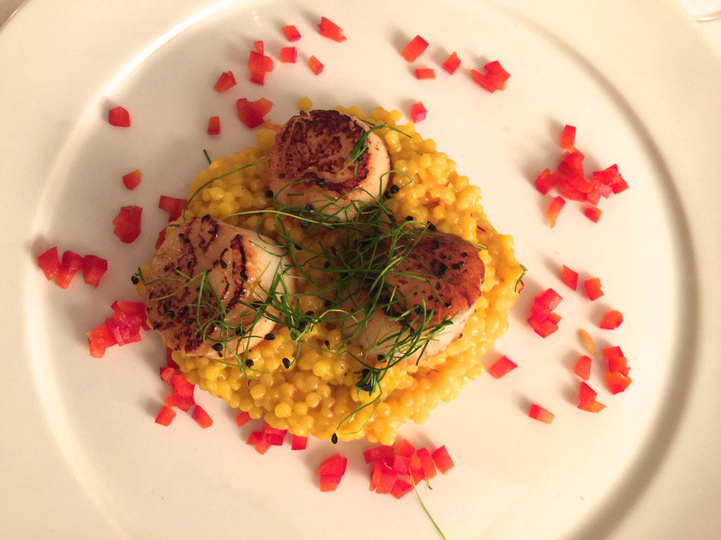 Roasted sea scallops with saffron sauce by ZsL  