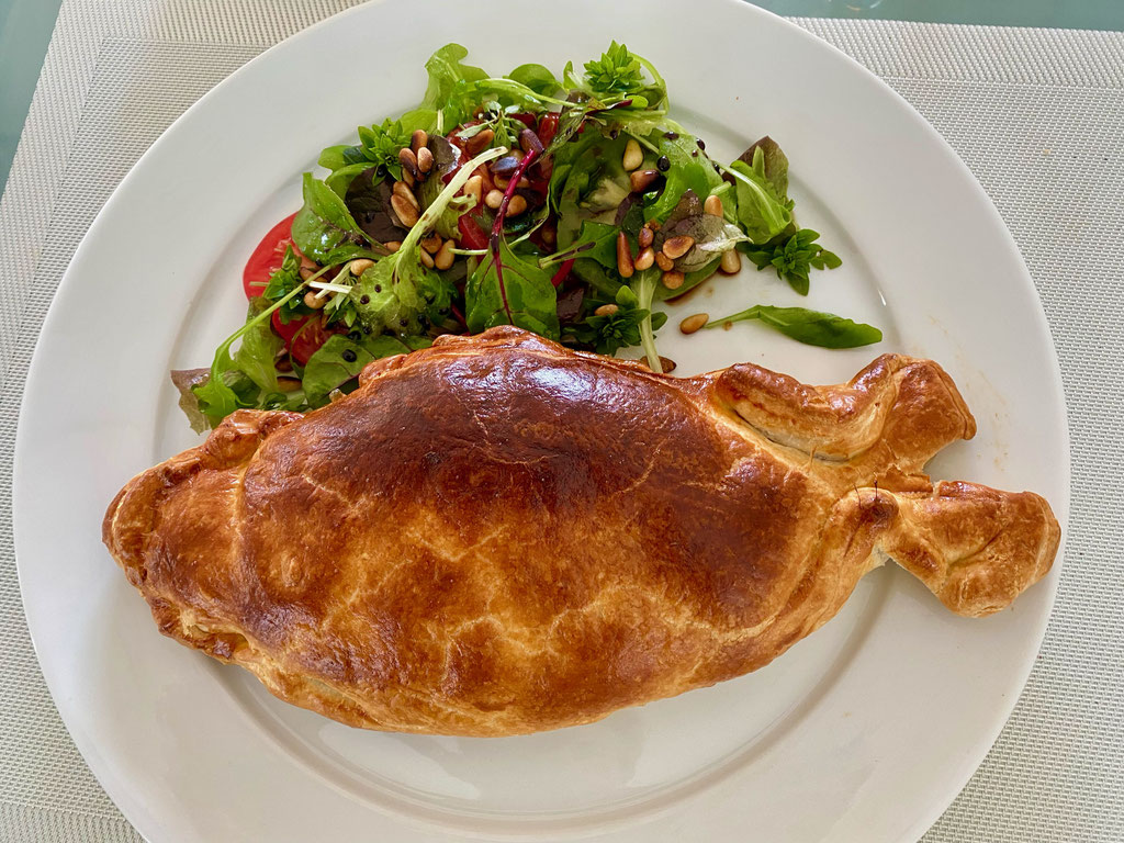 Dorade in puff pastry, Dourade en croute by ZsL