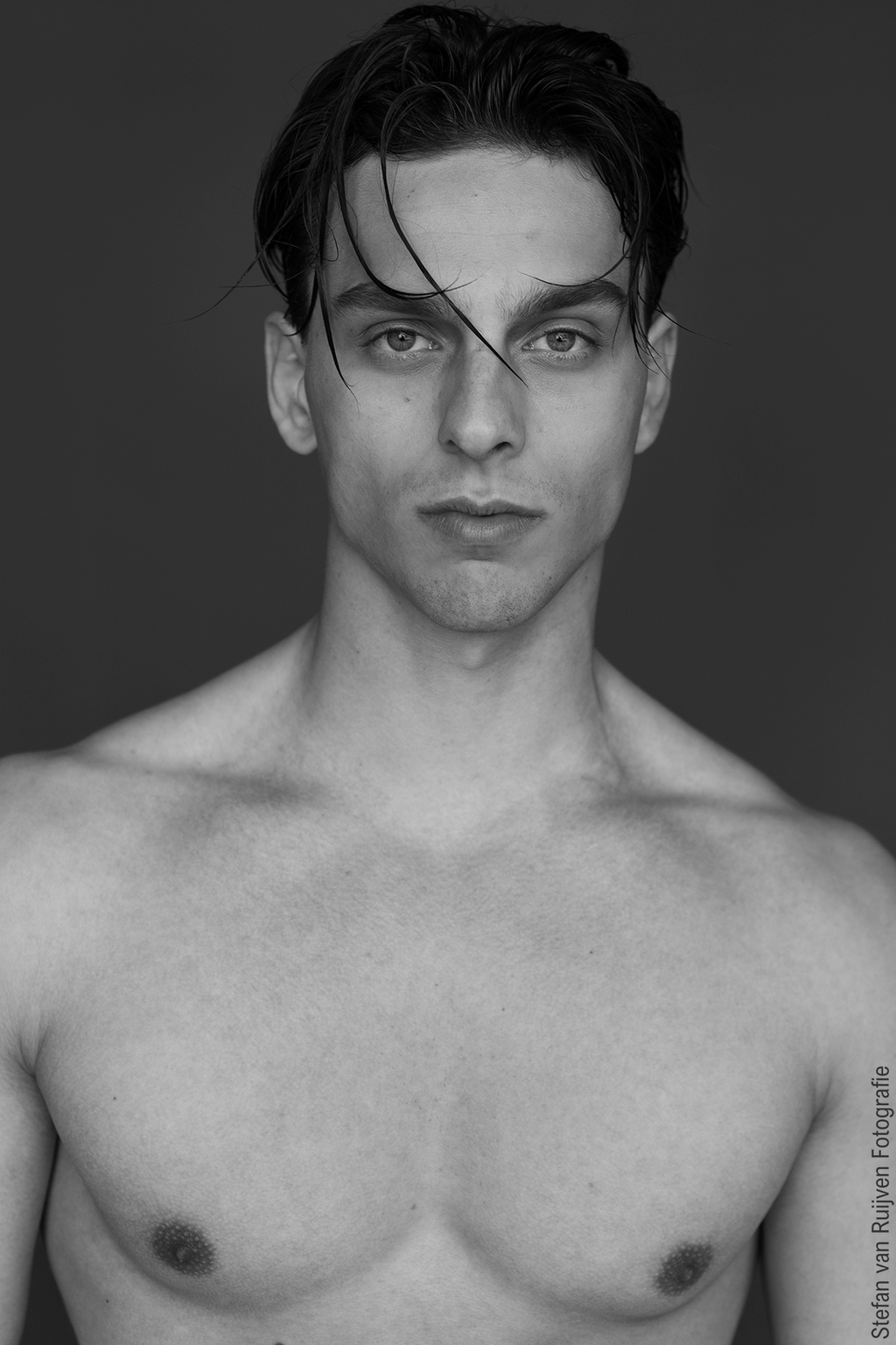 The Portfolio Studio, Centrum Leiden, Fotostudio, Photostudio, Portfolio, Portfolio laten maken, portfolio updaten, model, model worden, fit body, Abs, modellenbureau, gespierd, muscle, Stefan van Ruijven Fotografie, Fotograaf, Photographer, Shoot