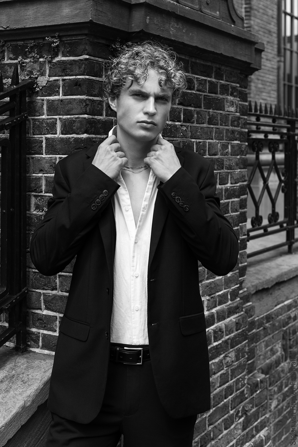 Thomas, New Generation Models, New Face, Foto's gemaakt voor zijn portfolio, Stefan van Ruijven Fotografie, omgeving van de studio in centrum van Leiden, fotograaf, modelfotograaf, malemodel photographer, mannelijk model, shoot, fotoshoot