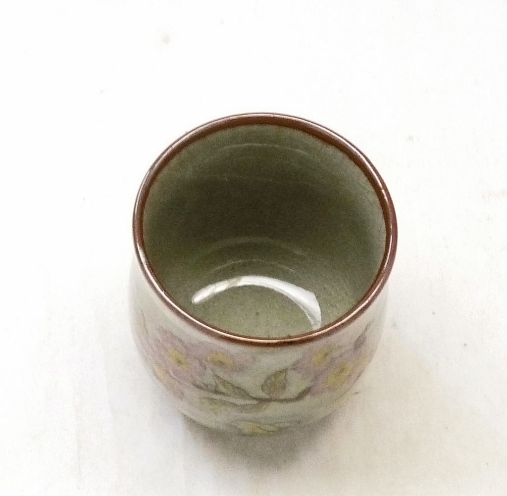九谷焼通販 おしゃれ かわいい 湯飲み お湯呑 ゆのみ茶碗 小 黄兎 ソメイヨシノ 桜 百華園 上からの図