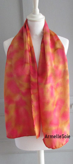 Foulard, soie naturelle,carré, écharpe, grand carré,étole,grande dimension,vert,fait main, Bretagne,France,Armelle Soie peint main, roulotté main, fait, main, fabriqué en France,  vert,émeraude, jaune,