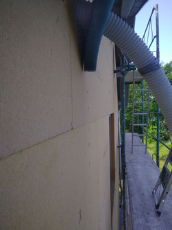 Fassadendämmung mit Zellulose Dämmstoff und 6 cm starker Holzfaser Putzträgerplatte