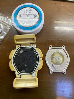 G-SHOCK DW-9500 の 電池交換 - なおすけ研究所