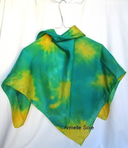 Foulard, soie naturelle,echarpe,carré, Armelle Soie,carré de soie, écharpe,étole, fait main,Bretaagne, dessin breton, peint main, oulotté main, , peint, peint main,fabriqué en France, Bretagne,Vert