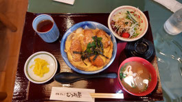 P-03 復路 むつみや 牡蠣フライ丼990円