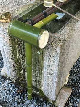 手水舎の竹製水口