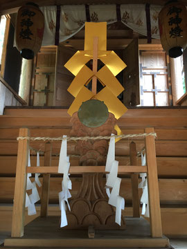 吉原神社 幣殿より本殿を望む