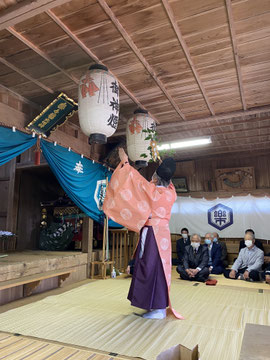 樂樂福神社春季大祭 朝日舞